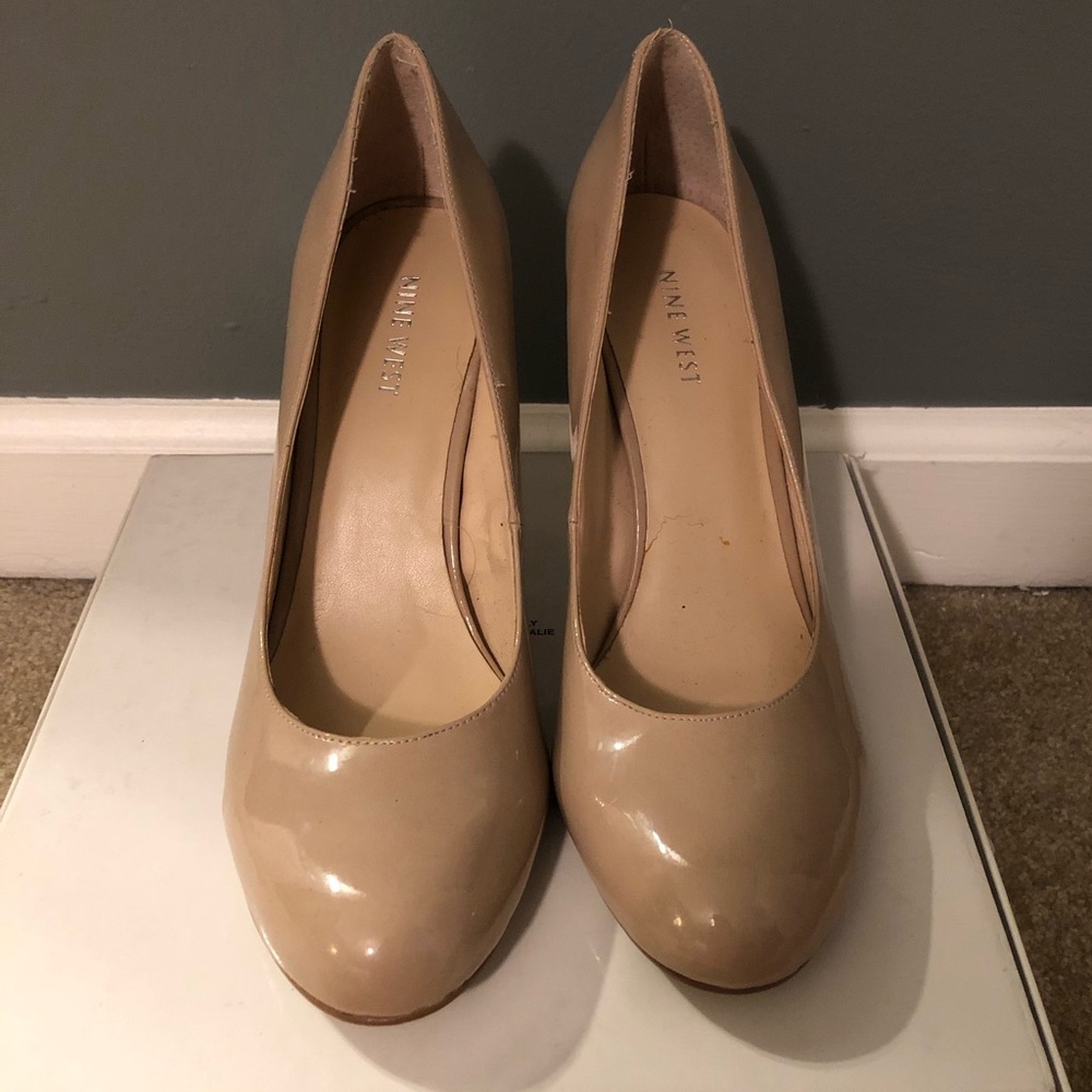 New Nine West beige/nude heels, sz 9
